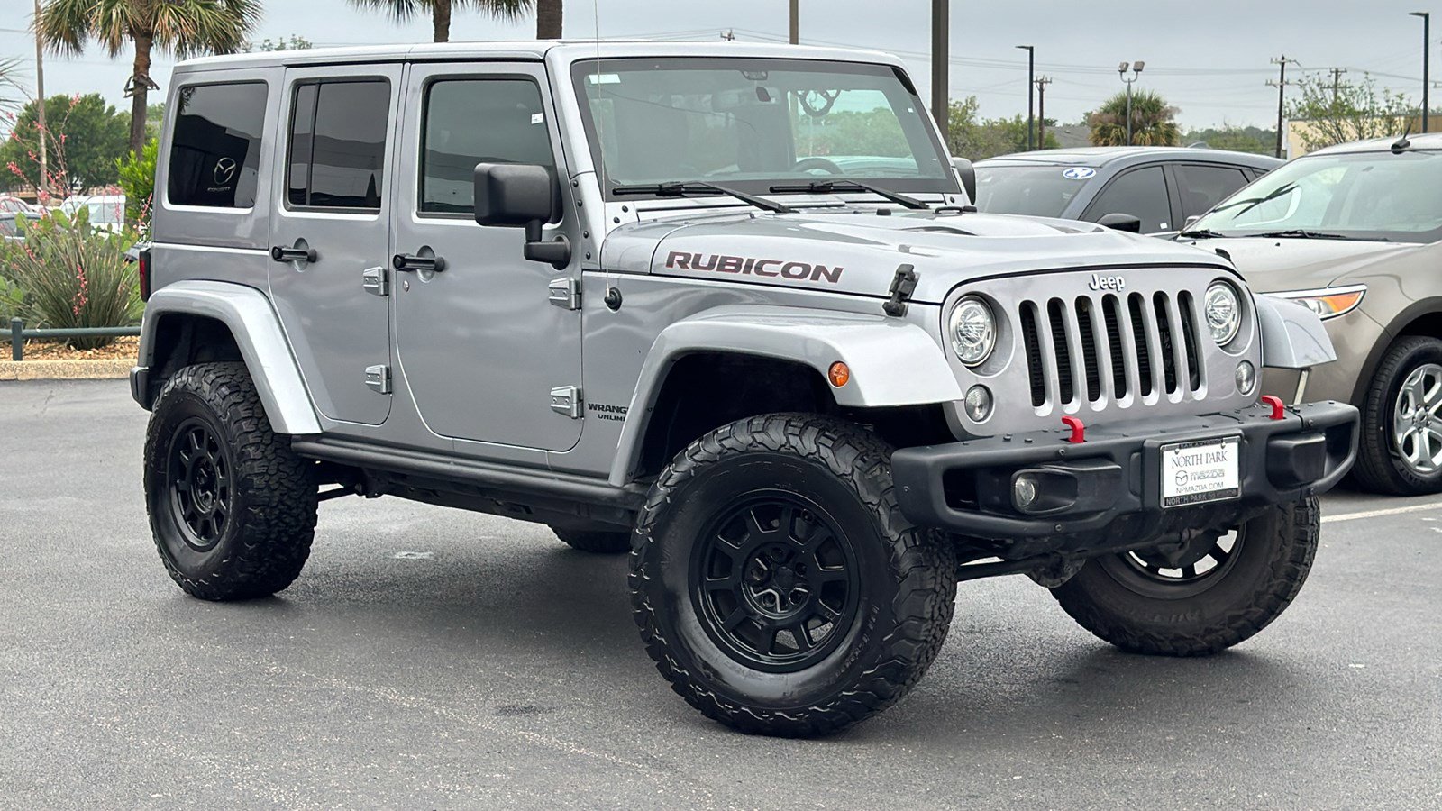 Used 2017 Jeep Wrangler Unlimited Rubicon AWD/4WD image 2