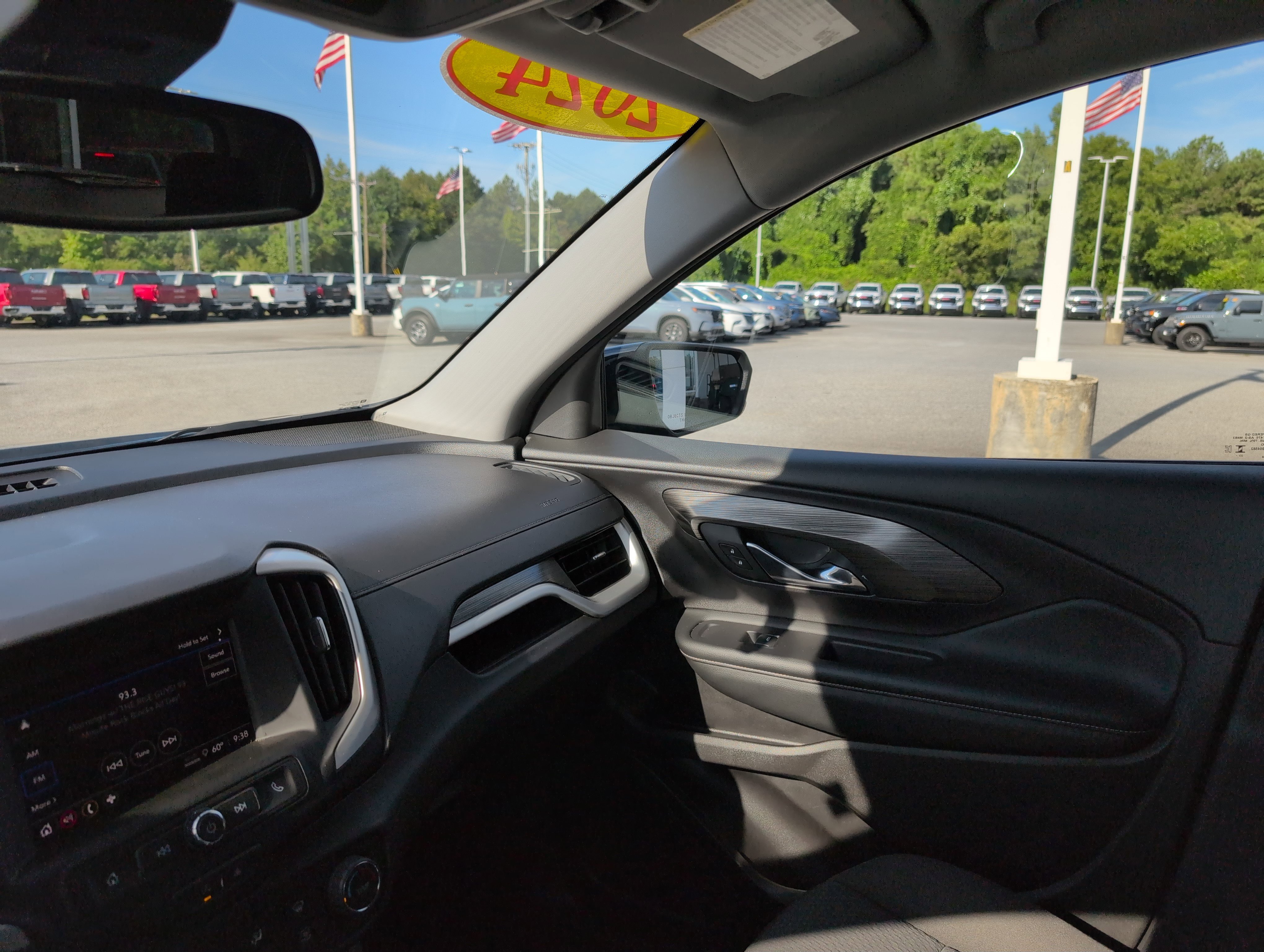 Used 2024 GMC Terrain SLE image 25