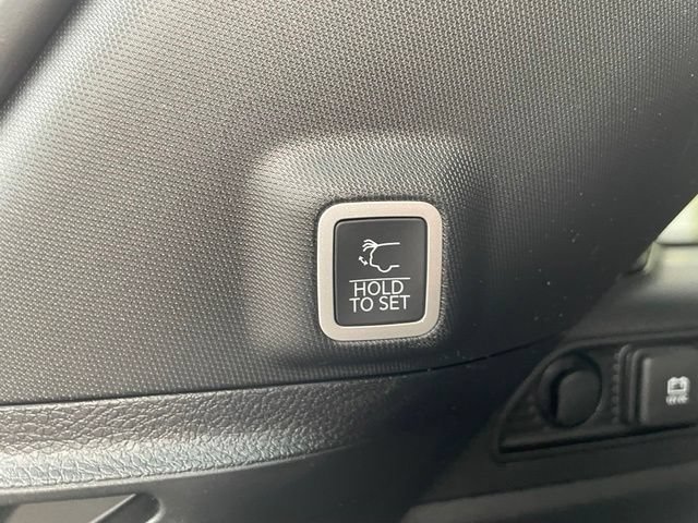 Used 2024 Jeep Grand Cherokee Limited AWD/4WD image 31