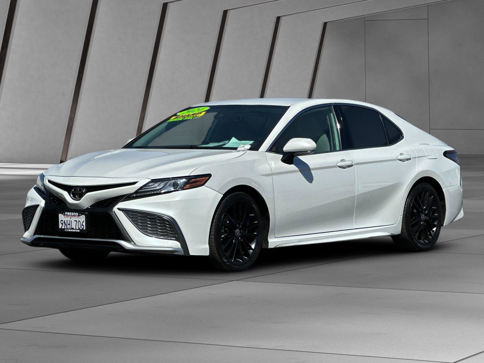 Used 2021 Toyota Camry XSE FWD image 8