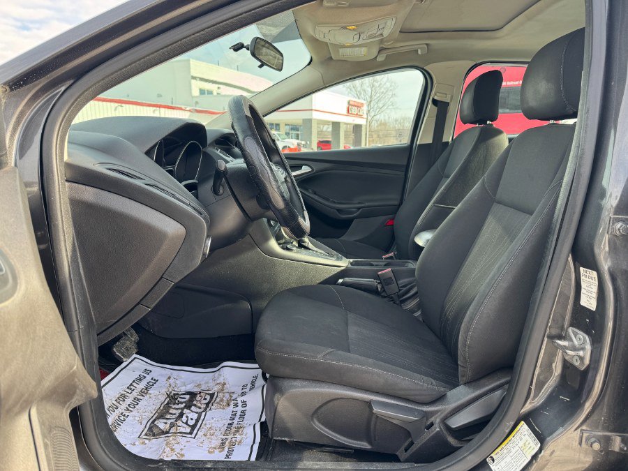 Used 2016 Ford Focus SE image 15