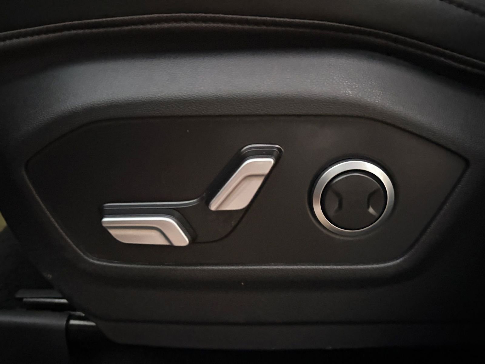 Used 2025 Hyundai Santa Fe SEL image 23