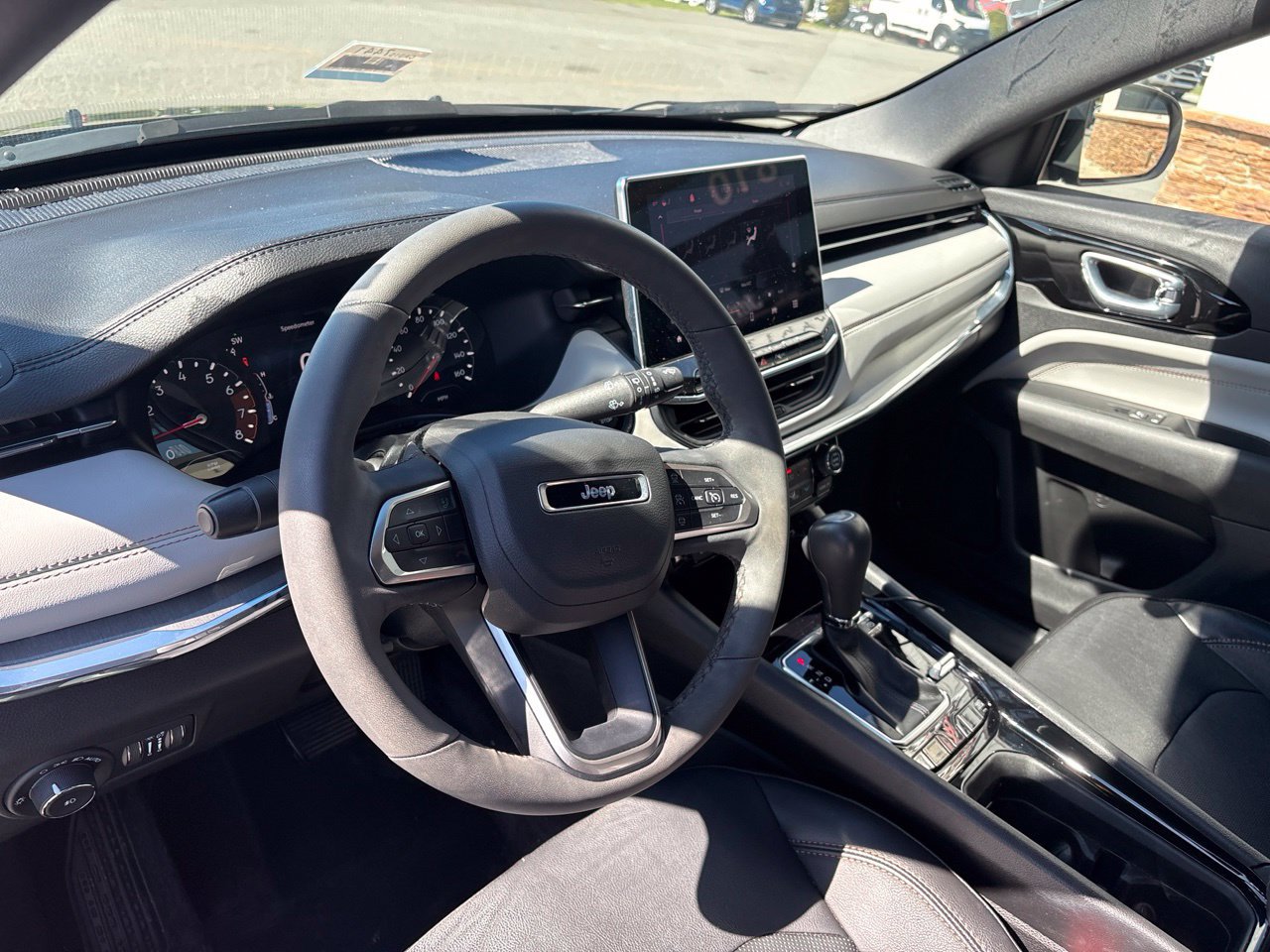 Used 2023 Jeep Compass Limited AWD/4WD image 4