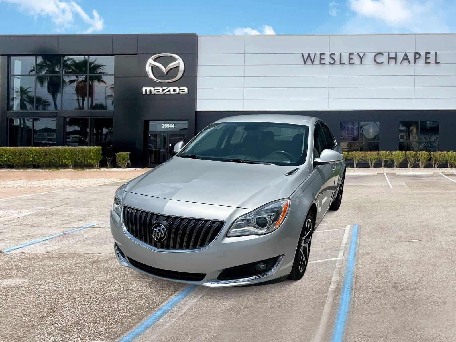 Used 2017 Buick Regal Sport Touring FWD image 1