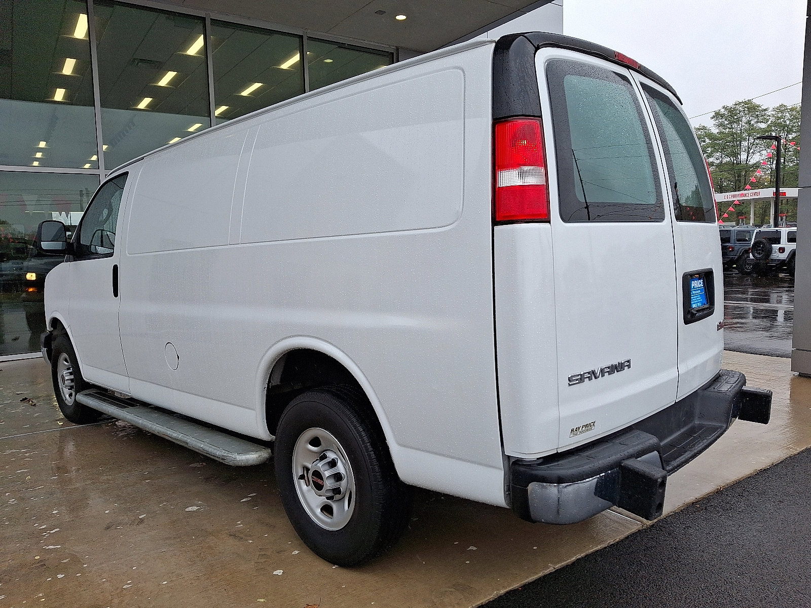 Used 2023 GMC Savana 2500 w/ Driver Convenience Package image 4