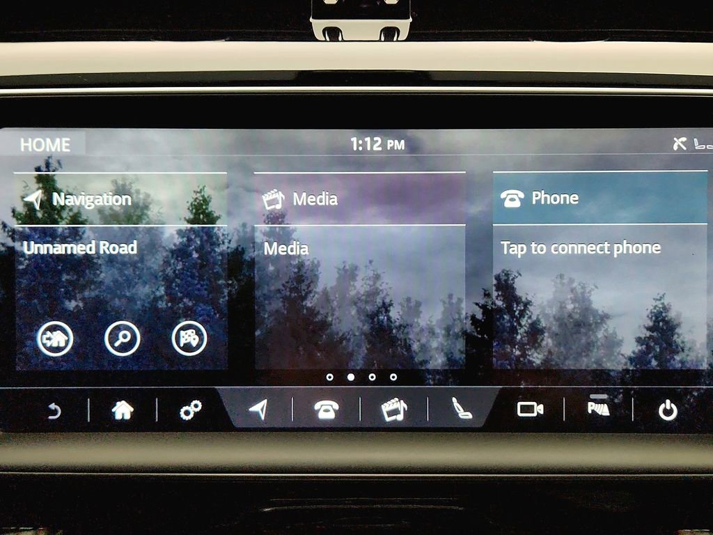 Used 2020 Jaguar F-PACE Premium image 17