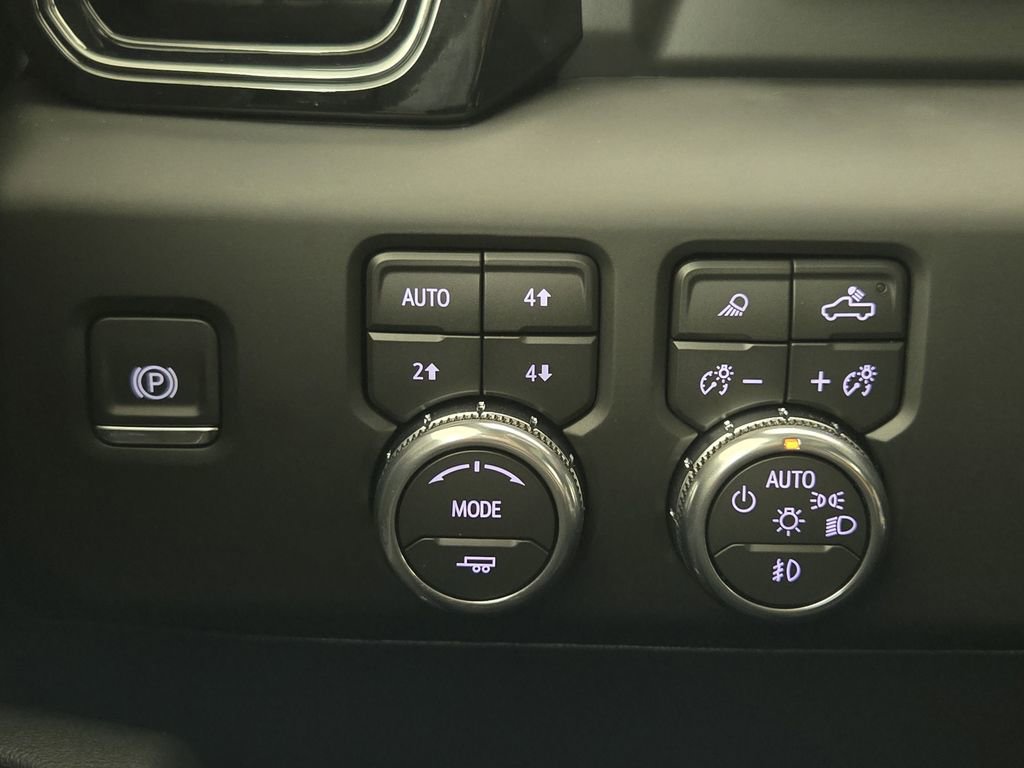 Used 2026 GMC Sierra 2500 AT4 w/ AT4 Premium Plus Package AWD/4WD image 22