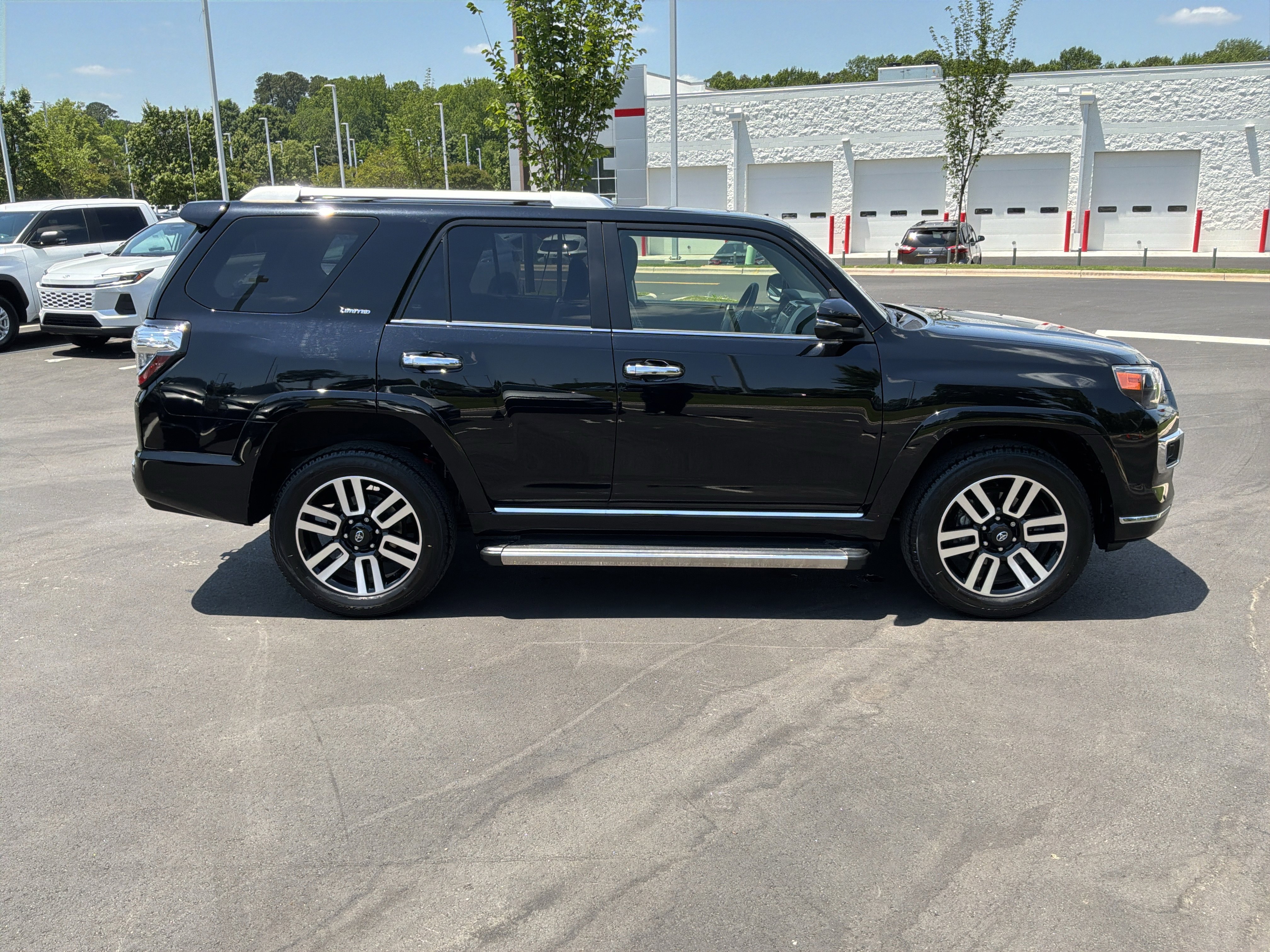 Used 2022 Toyota 4Runner Limited AWD/4WD image 11