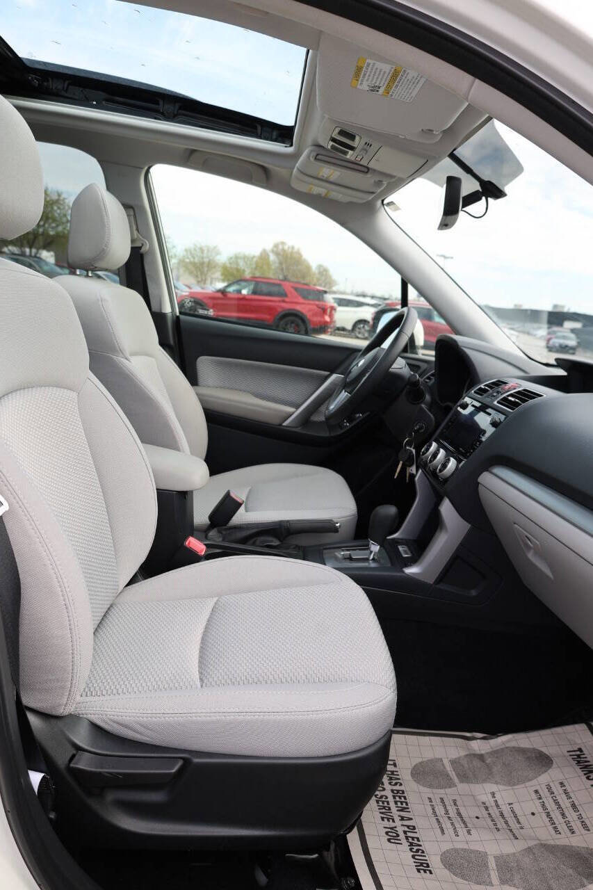 Used 2018 Subaru Forester 2.5i Premium w/ All-Weather Package AWD/4WD image 15
