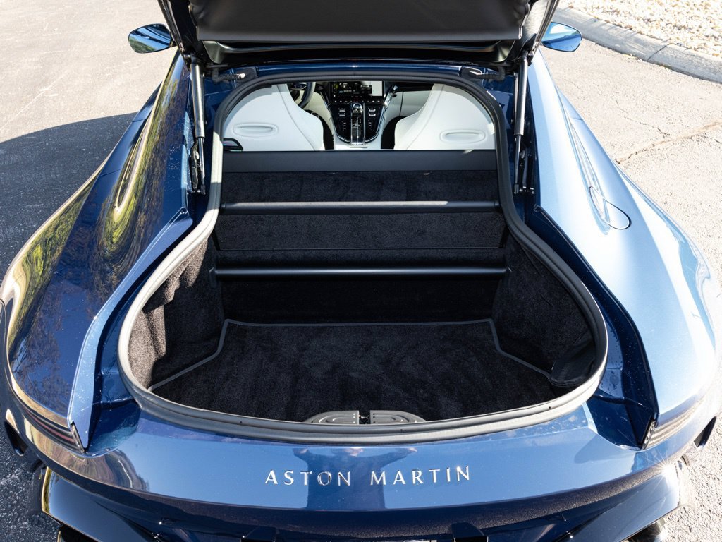 Used 2025 Aston Martin V8 Vantage Coupe RWD image 43