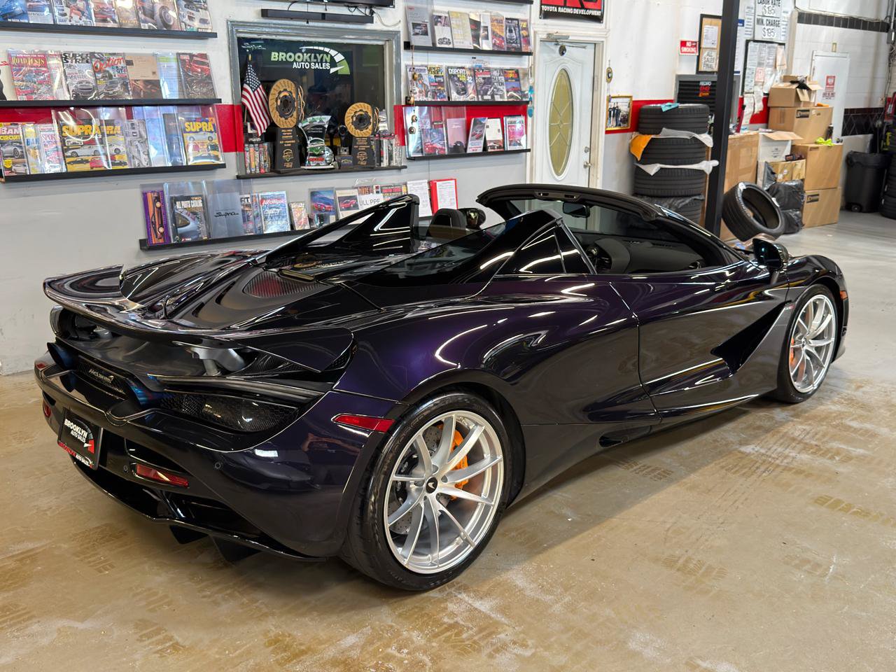 Used 2022 McLaren 720S Performance RWD image 6