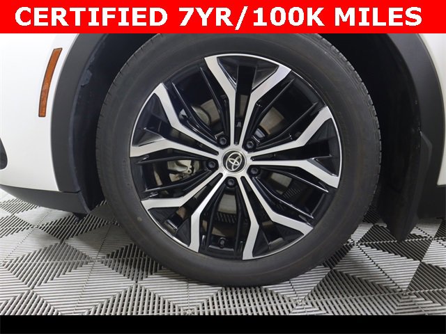 Used 2023 Toyota Crown XLE image 28