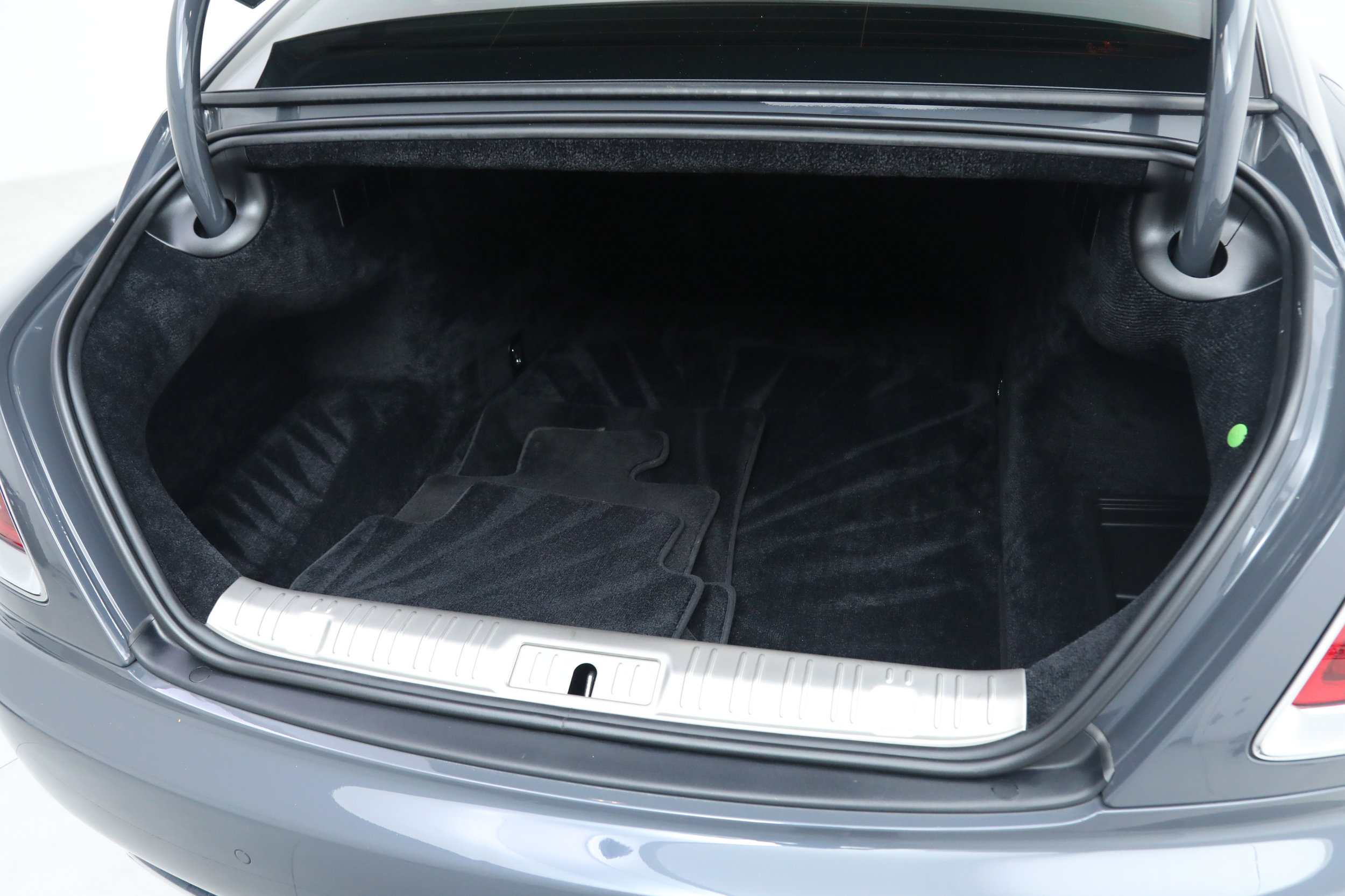 Used 2021 Rolls-Royce Wraith RWD image 35