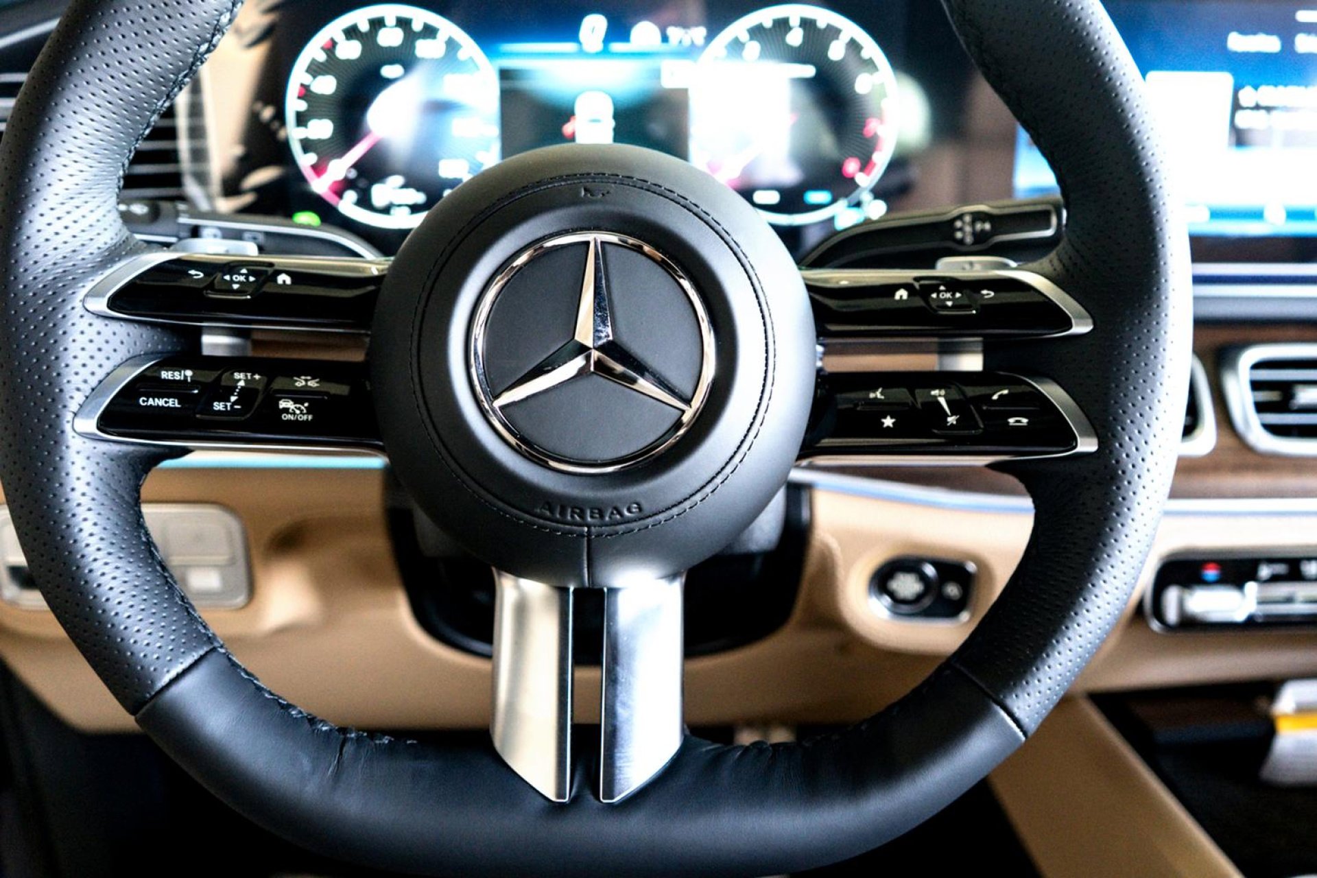 New 2025 Mercedes-Benz GLS 580 4MATIC image 14