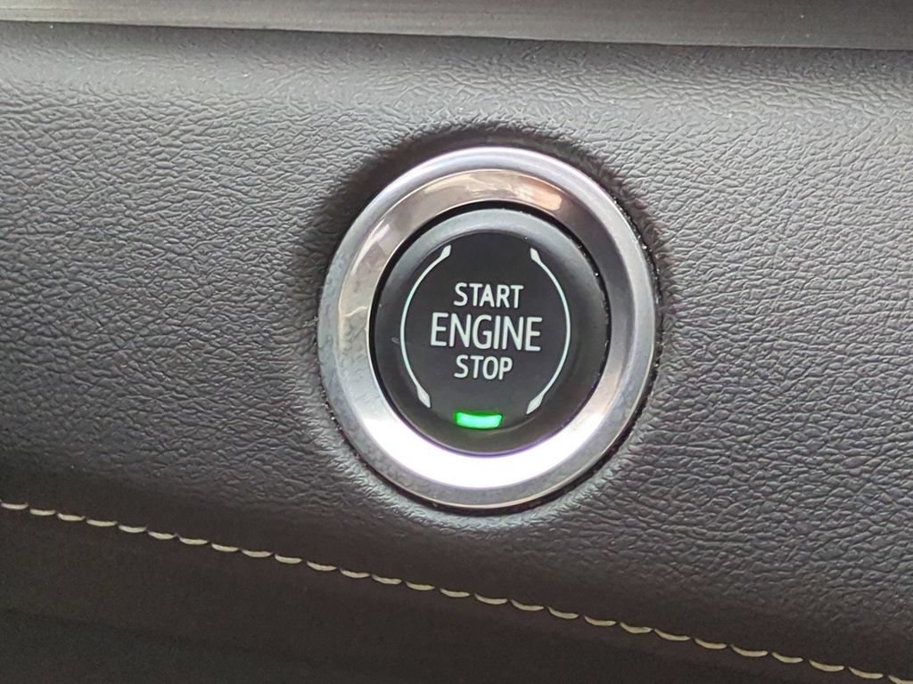 Used 2022 Cadillac Escalade ESV Premium Luxury AWD/4WD image 36