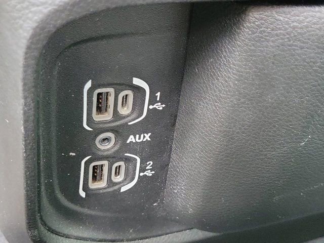 Used 2019 RAM 1500 Laramie w/ Off Road Group AWD/4WD image 27