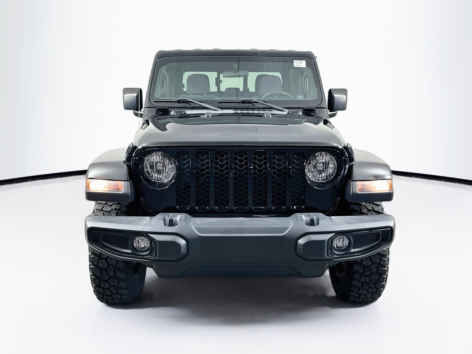 Used 2023 Jeep Gladiator Sport AWD/4WD image 2
