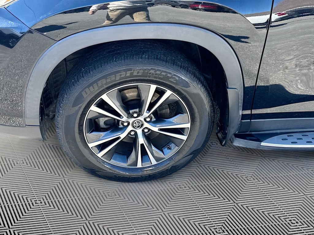 Used 2019 Toyota Highlander LE image 30
