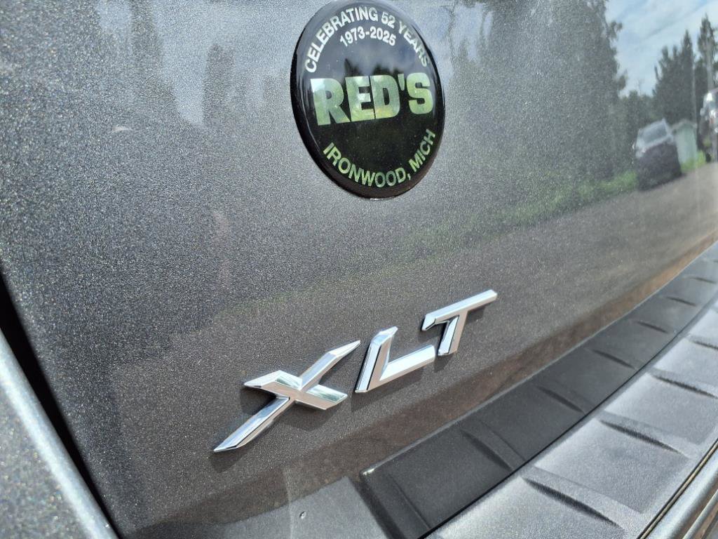 Used 2023 Ford Explorer XLT w/ Equipment Group 202A AWD/4WD image 4