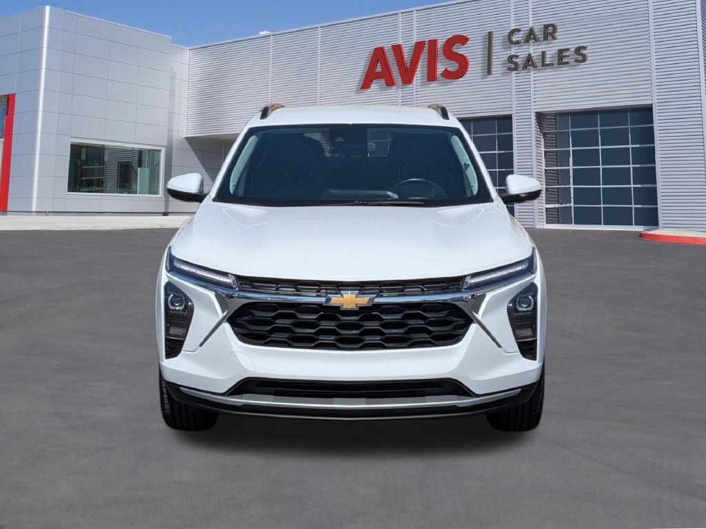 Used 2025 Chevrolet Trax LT w/ LT Convenience Package FWD image 2
