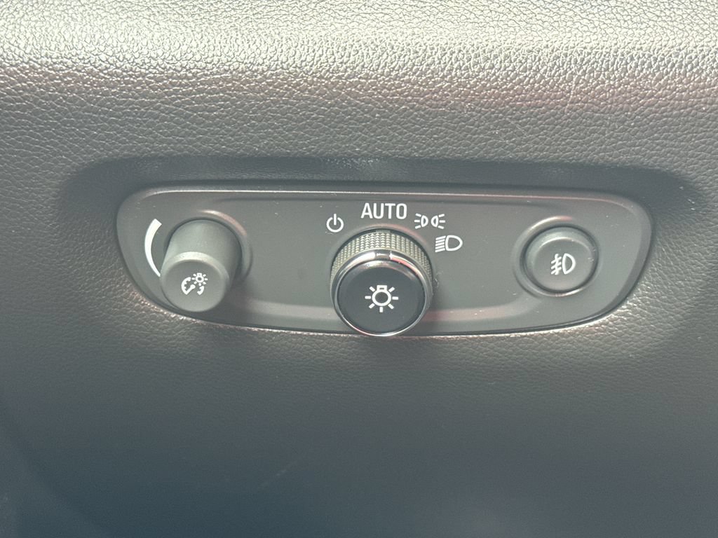 Used 2020 Chevrolet Traverse LT AWD/4WD image 33