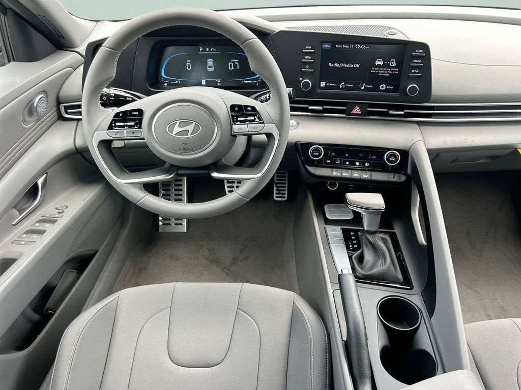 New 2026 Hyundai Elantra Sport FWD image 16