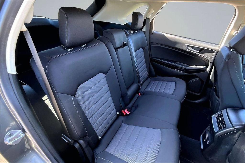 Used 2022 Ford Edge SE w/ Black Appearance Package image 27