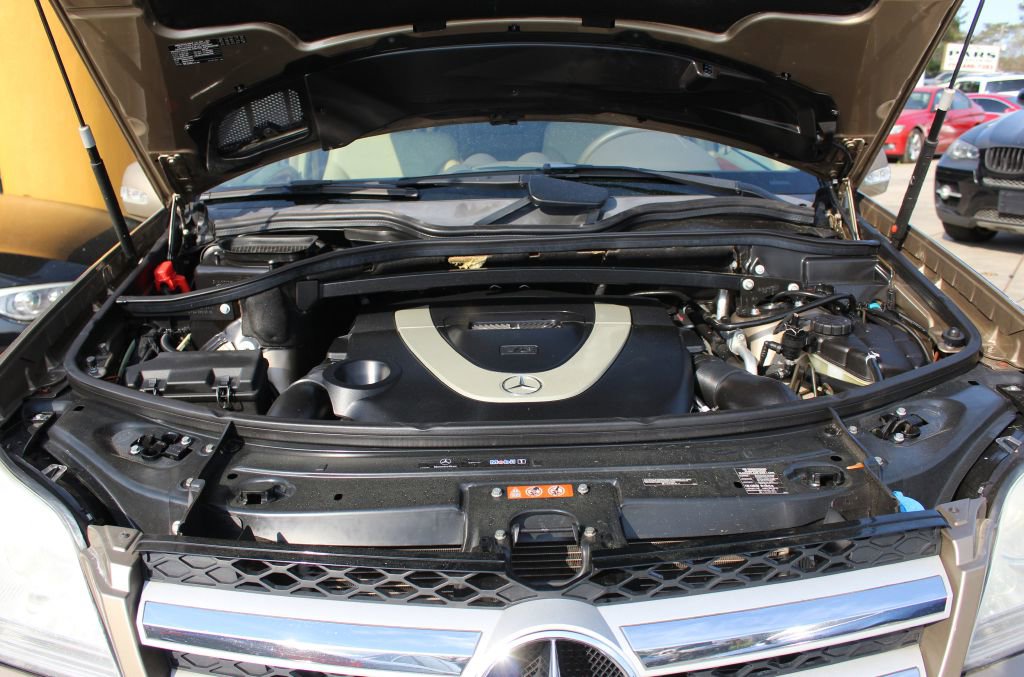 Used 2012 Mercedes-Benz GL 450 4MATIC image 19