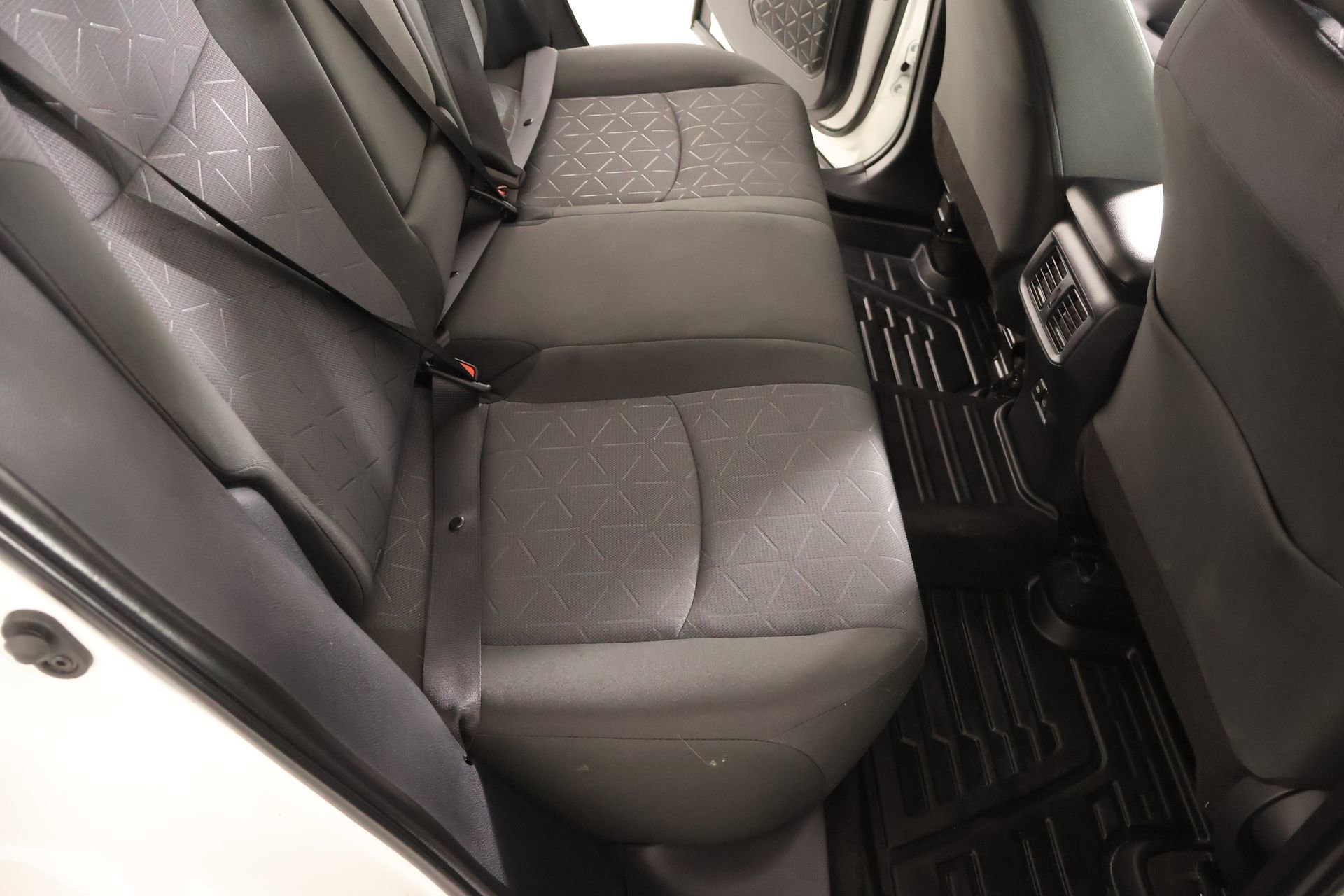 Used 2025 Toyota RAV4 XLE image 13