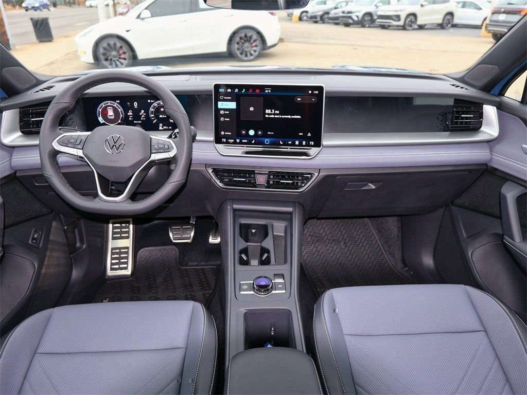 New 2026 Volkswagen Tiguan SE R-Line AWD/4WD image 17