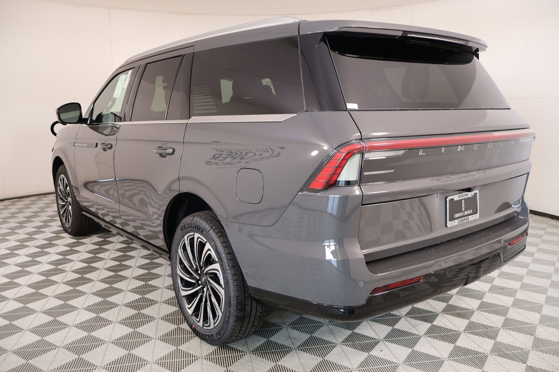 New 2026 Lincoln Navigator Black Label image 25