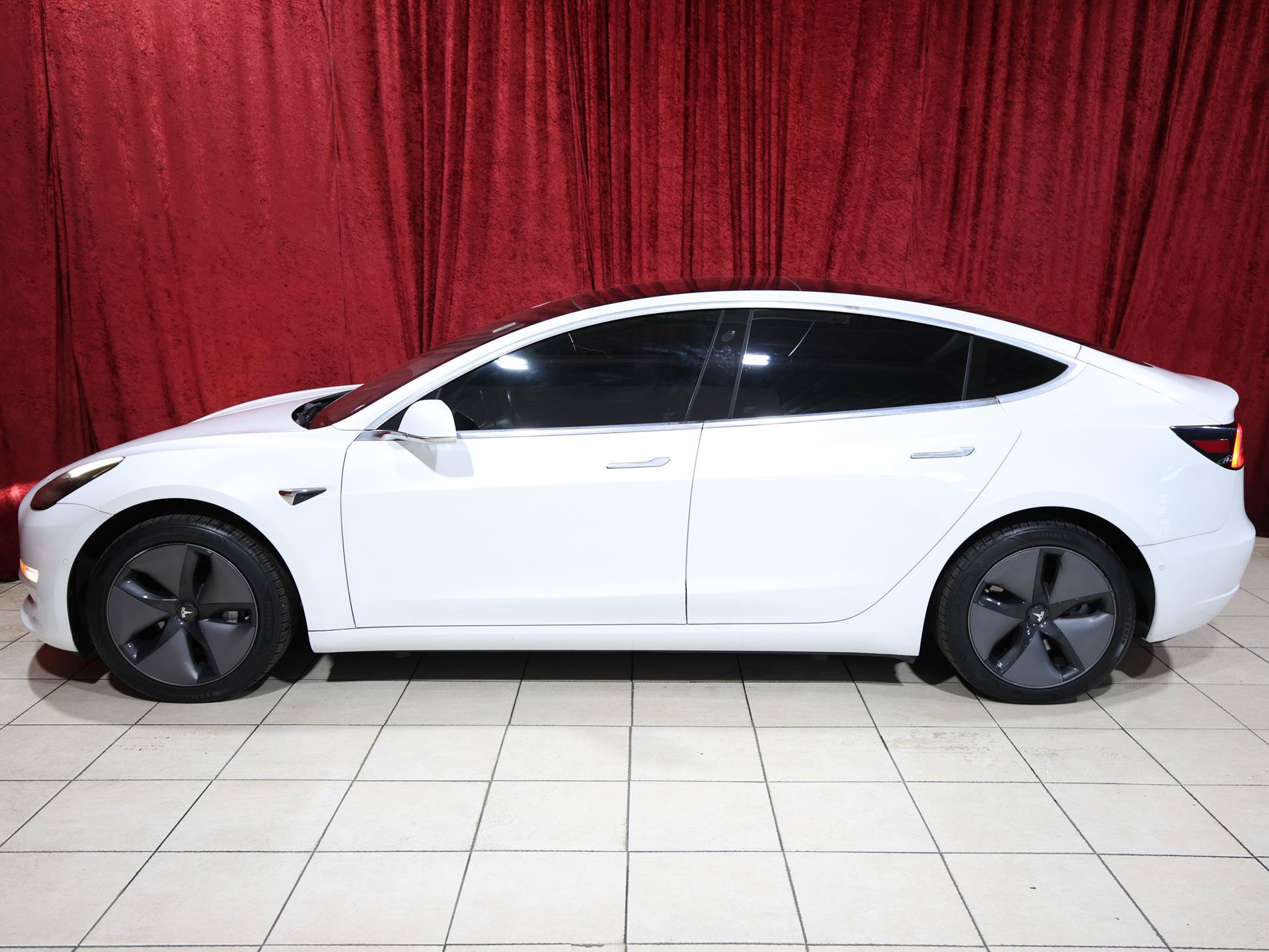 Used 2018 Tesla Model 3 Mid Range RWD image 4