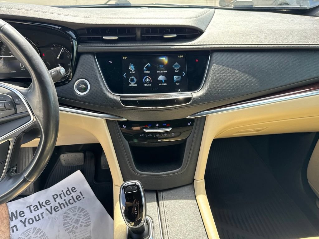 Used 2018 Cadillac XT5 Luxury w/ Driver Awareness Package AWD/4WD image 18