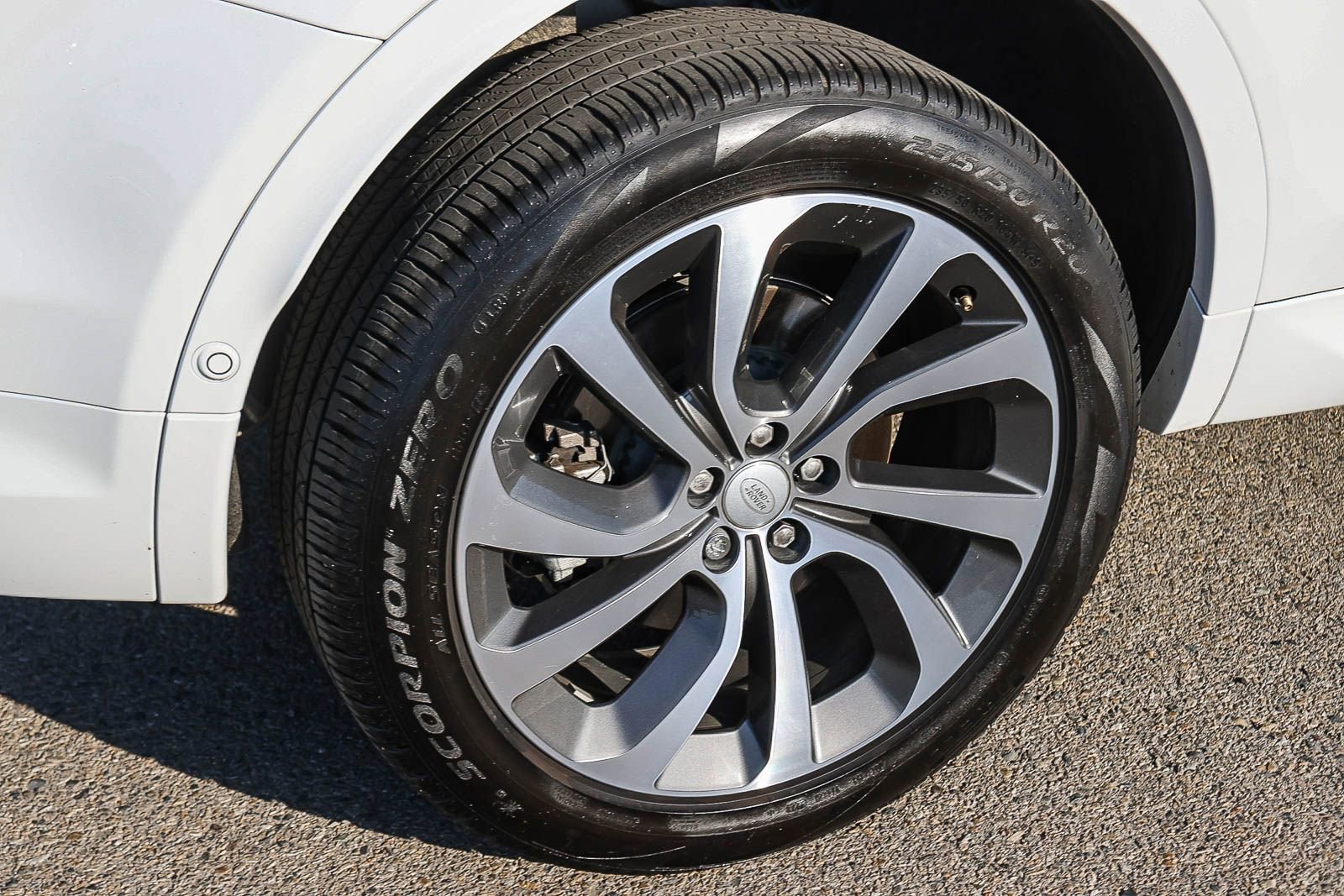 Used 2025 Land Rover Discovery Sport S image 13