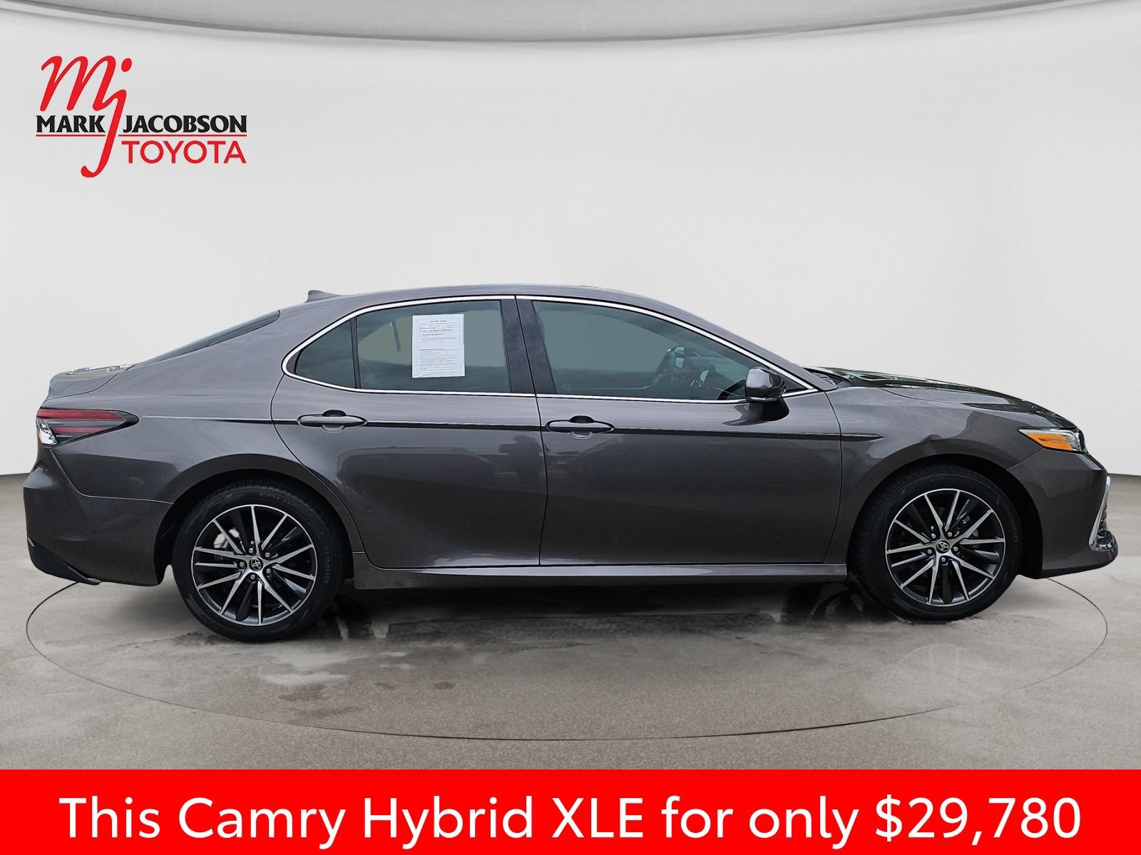 Used 2023 Toyota Camry XLE FWD image 7