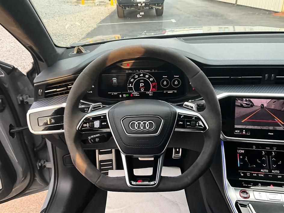 Used 2025 Audi RS 6 performance w/ Blue RS Design Package Plus AWD/4WD image 32