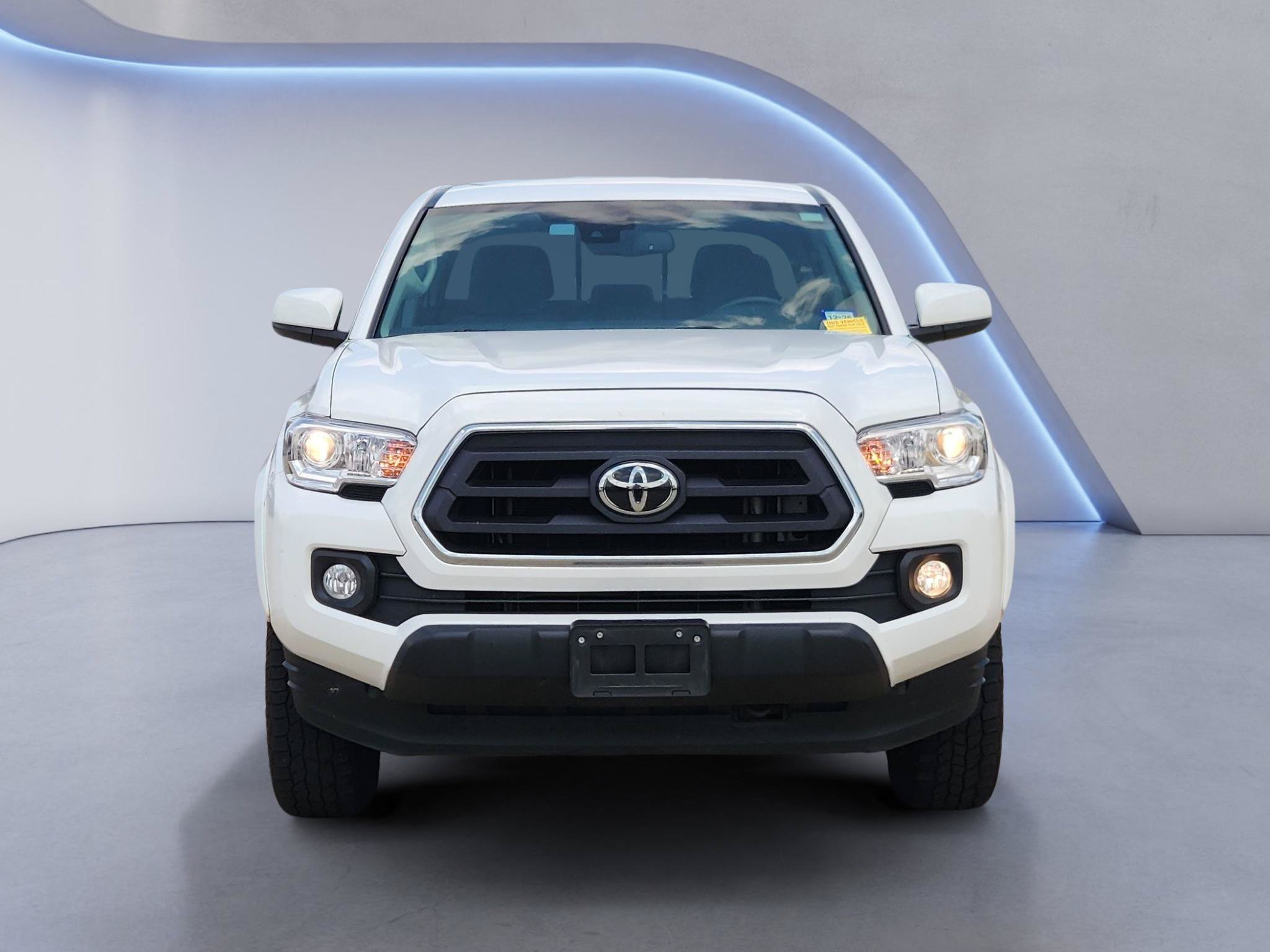 Used 2023 Toyota Tacoma SR5 RWD image 2