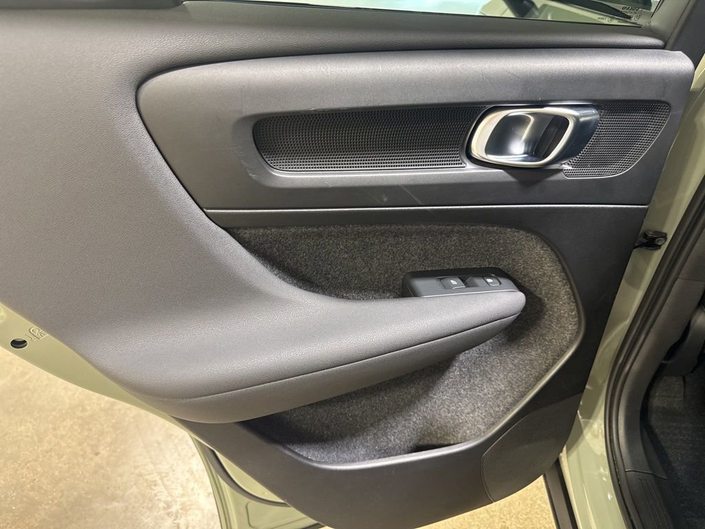 Used 2023 Volvo XC40 B5 Plus w/ Driver Assist Package AWD/4WD image 20