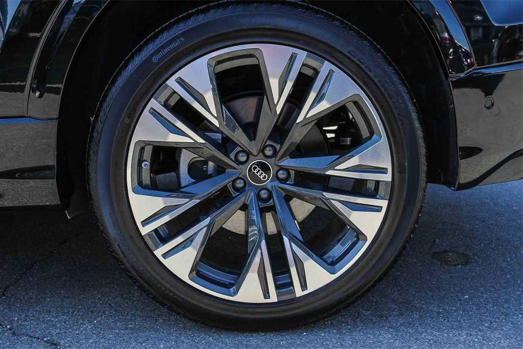 Used 2025 Audi Q8 Premium Plus w/ Premium Plus Package image 9