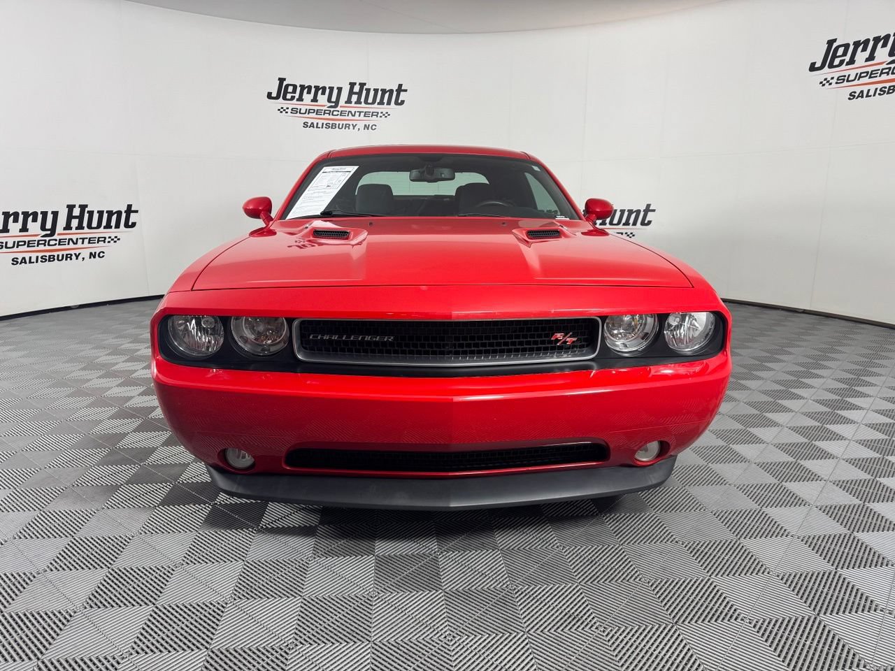 Used 2014 Dodge Challenger R/T RWD image 3