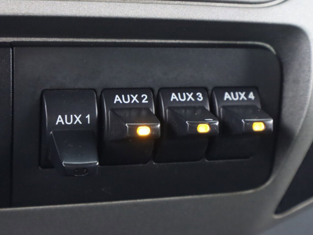 Used 2014 Ford F350 XLT w/ Camper Package image 19