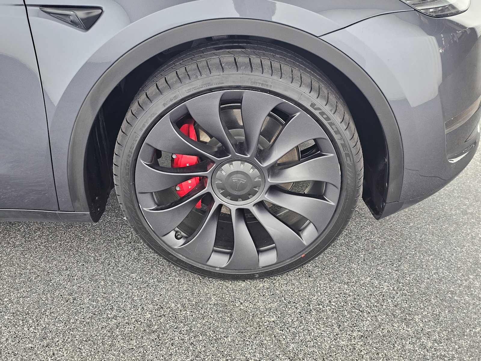 Used 2023 Tesla Model Y Performance AWD/4WD image 9