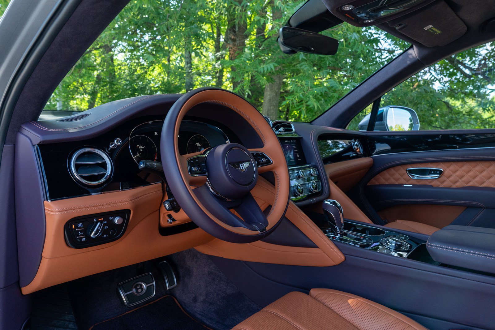 Used 2023 Bentley Bentayga AWD/4WD image 14