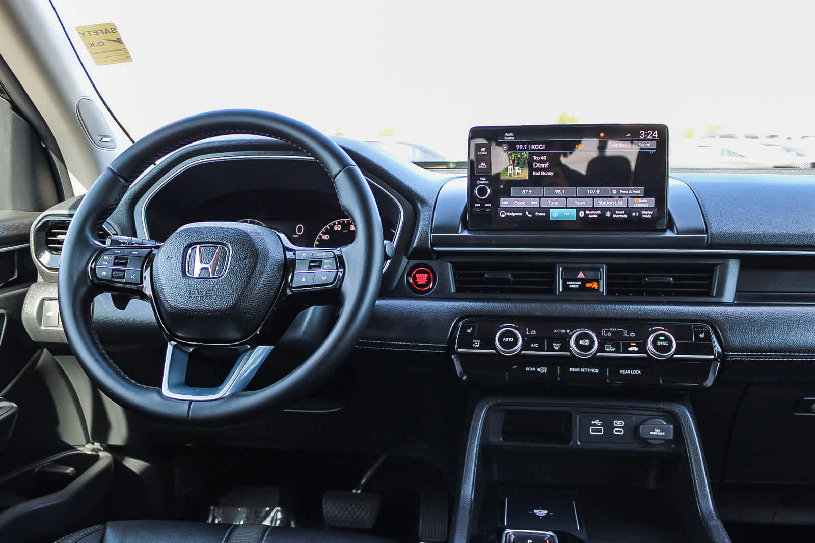 Certified 2025 Honda Pilot Touring image 13