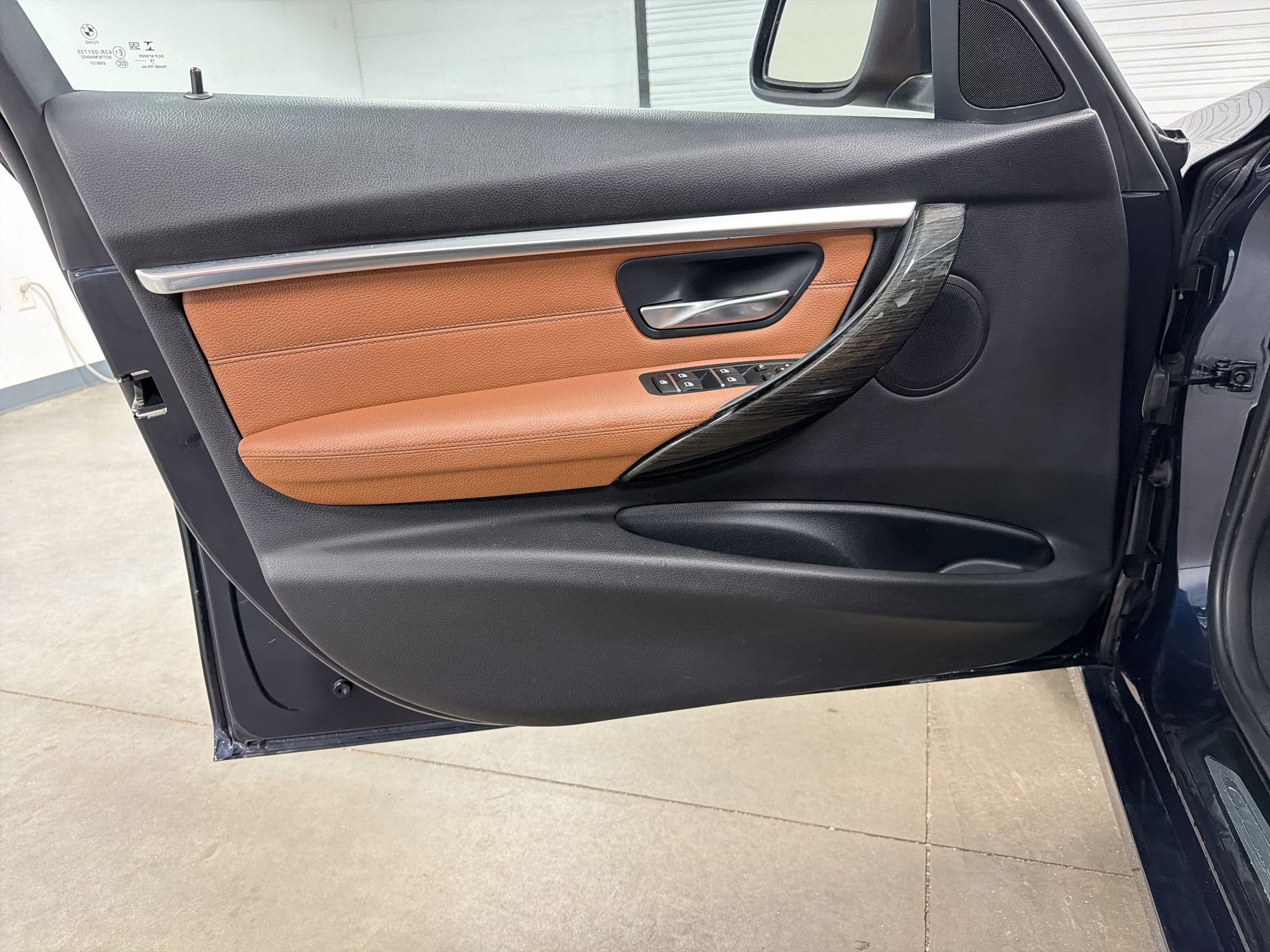 Used 2017 BMW 330i Sedan RWD image 12