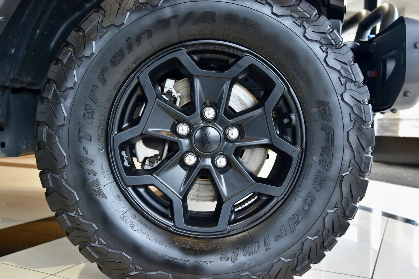 Used 2023 Jeep Wrangler Unlimited Rubicon 4xe AWD/4WD image 12