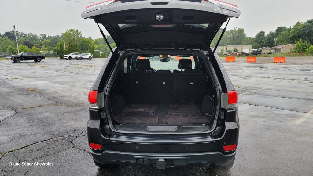 Used 2018 Jeep Grand Cherokee Laredo AWD/4WD image 11