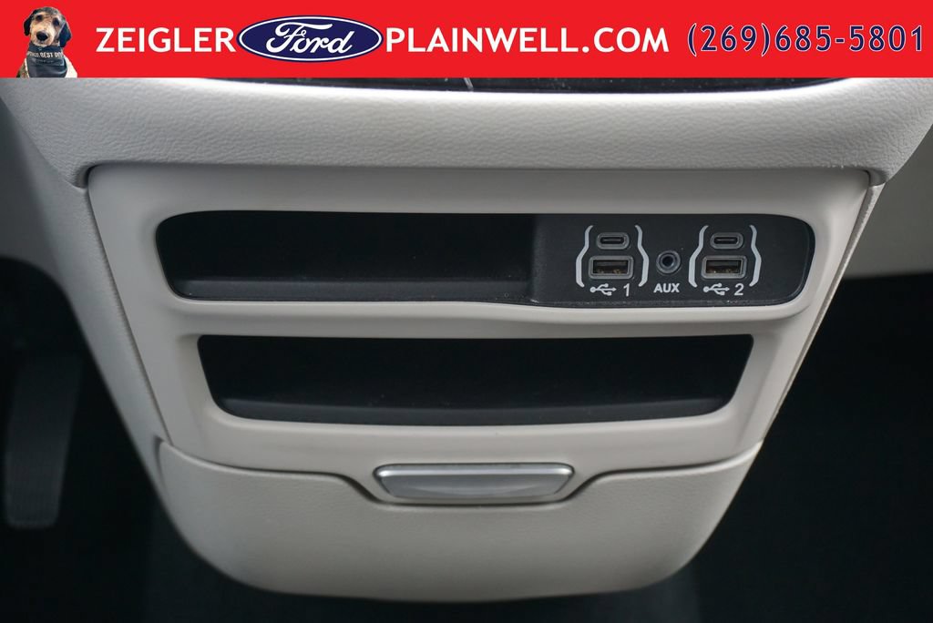 Used 2024 Chrysler Pacifica Touring-L FWD image 25