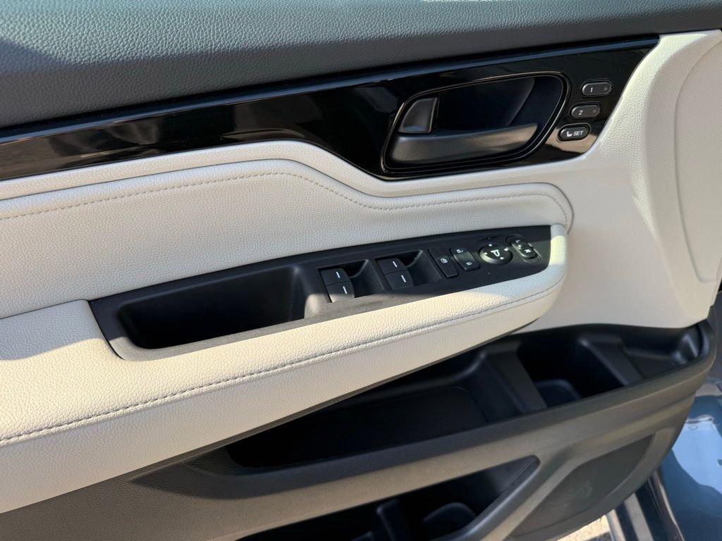 Used 2026 Honda Odyssey Touring image 19
