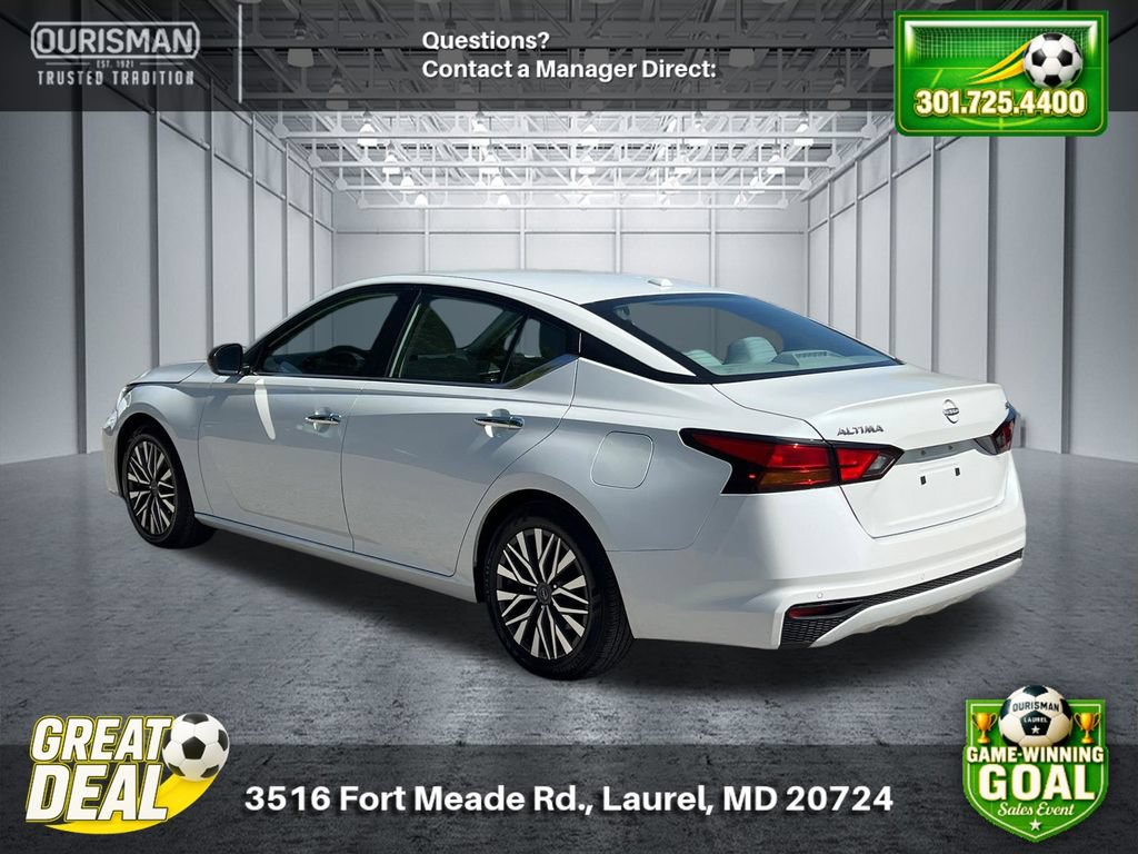 Used 2024 Nissan Altima 2.5 SV FWD image 3